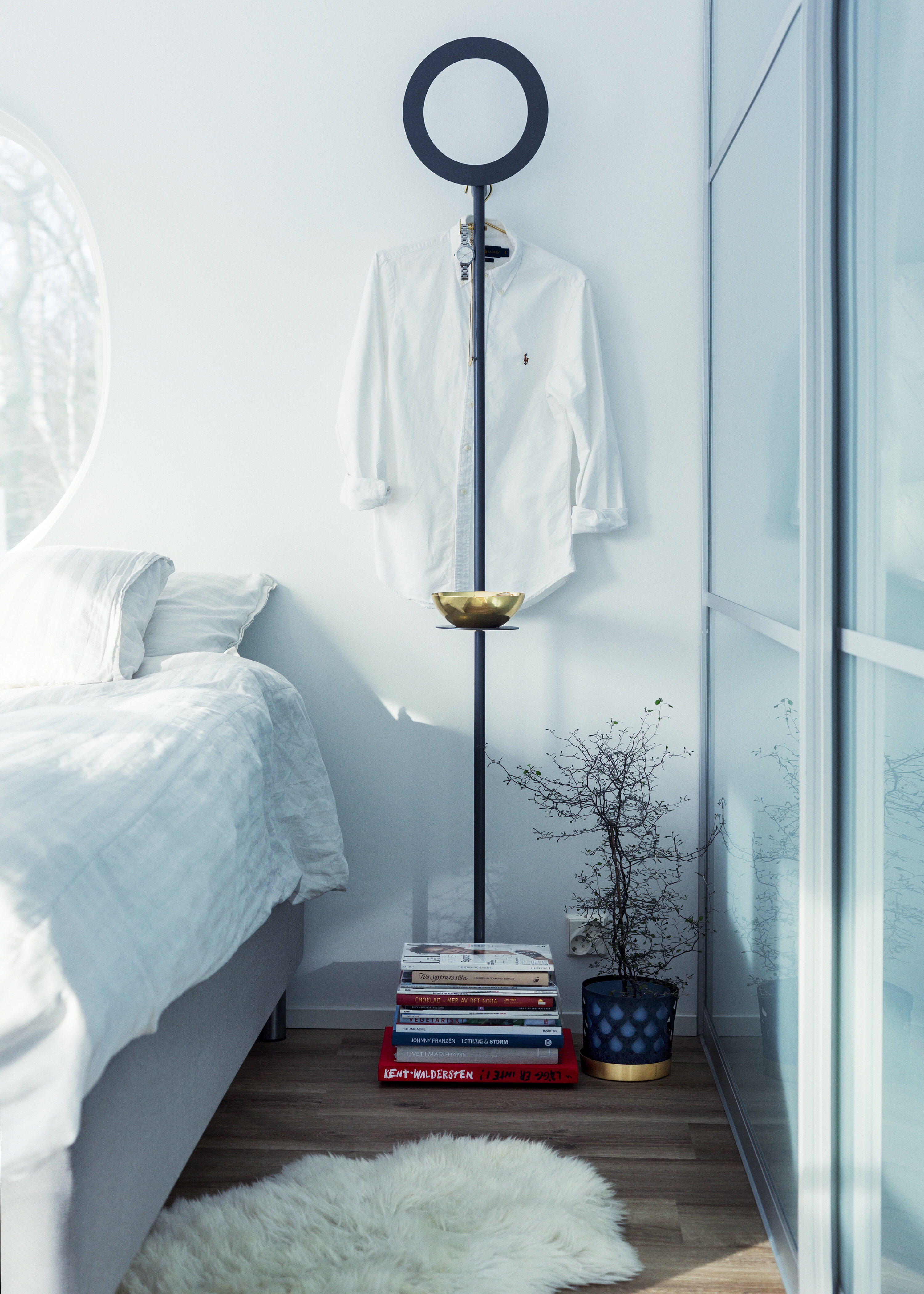 https://www.klong.se/pub_docs/files/32102_04-MONOKEL-CLOTHESRACK-MILJÖ-front-Alice-Åkerblom-noresize.jpg